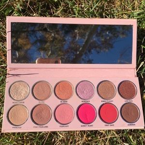 Kylie Cosmetics Valentine’s Day palette
